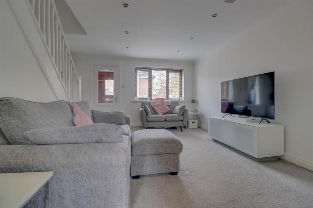 Campbell Close, Wickford photo 3