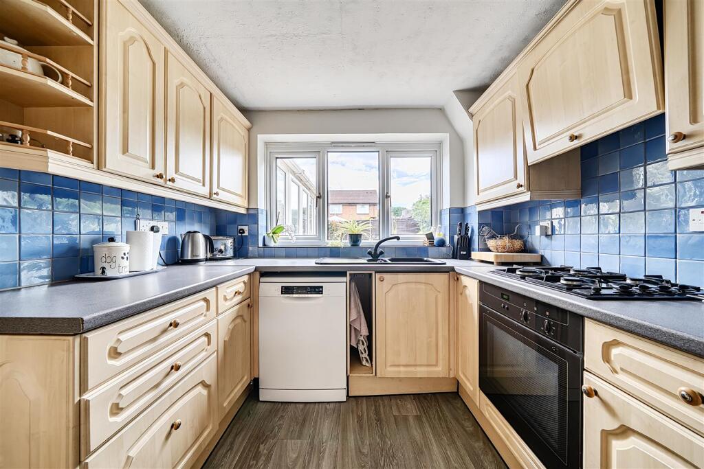 Wyndham Close, Yateley - View 4