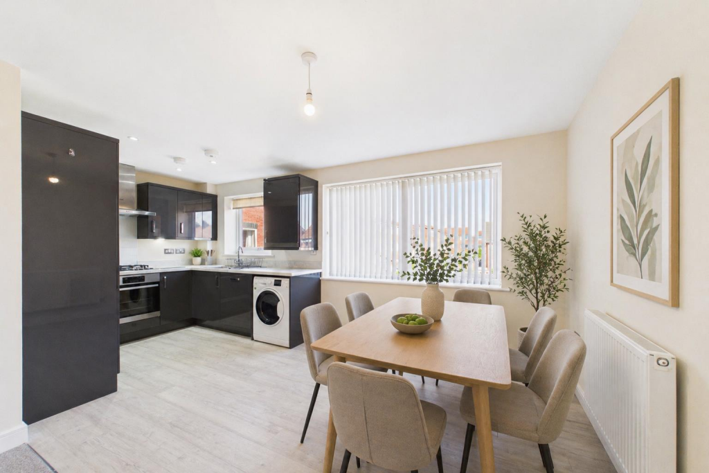 Apartment in East Staffordshire, Burton - View 4