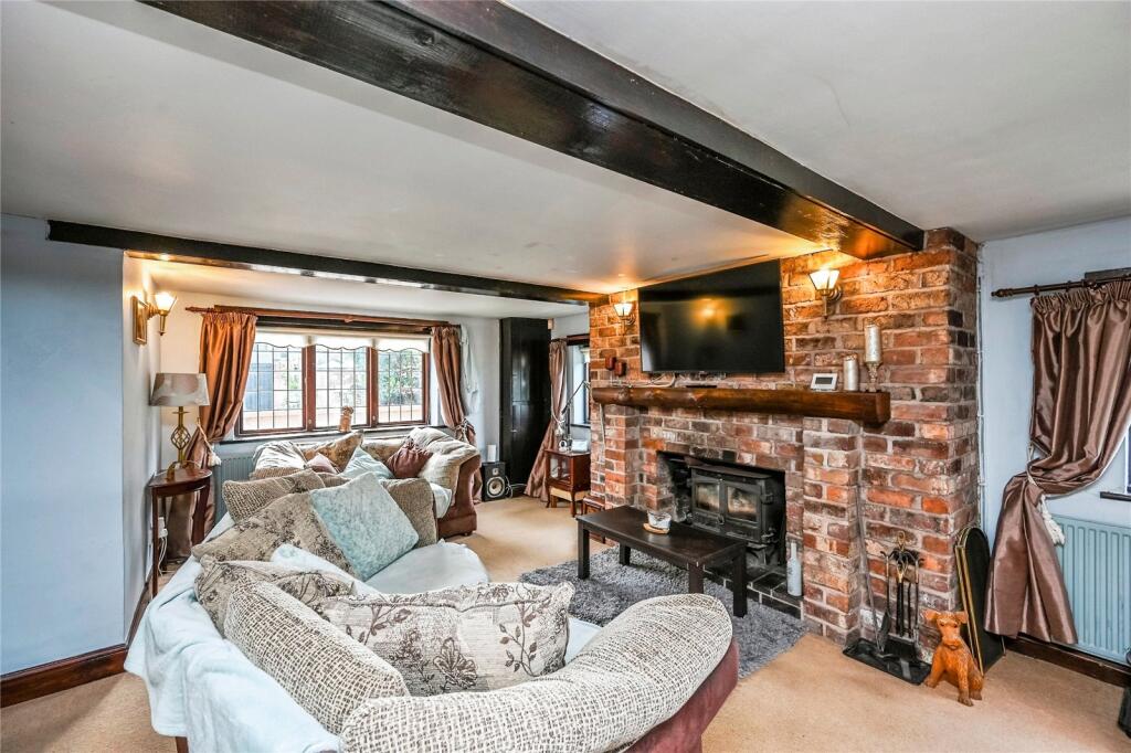 Hale Road, Hale Village, Liverpool, Cheshire, L24 photo 3