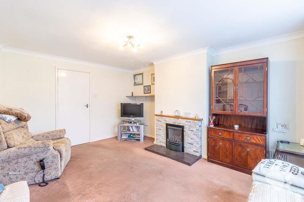 Long Meadow Drive, Wickford, SS11 photo 3