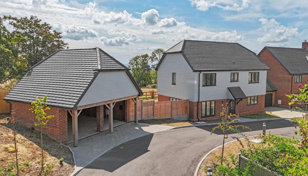 Main image of property: 1 Willow Close, Chequers Road, Minster on Sea, Sheerness, Kent, ME12 3XW