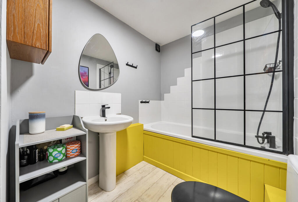 Lansdown, Stroud, Gloucestershire, GL5 - View 5
