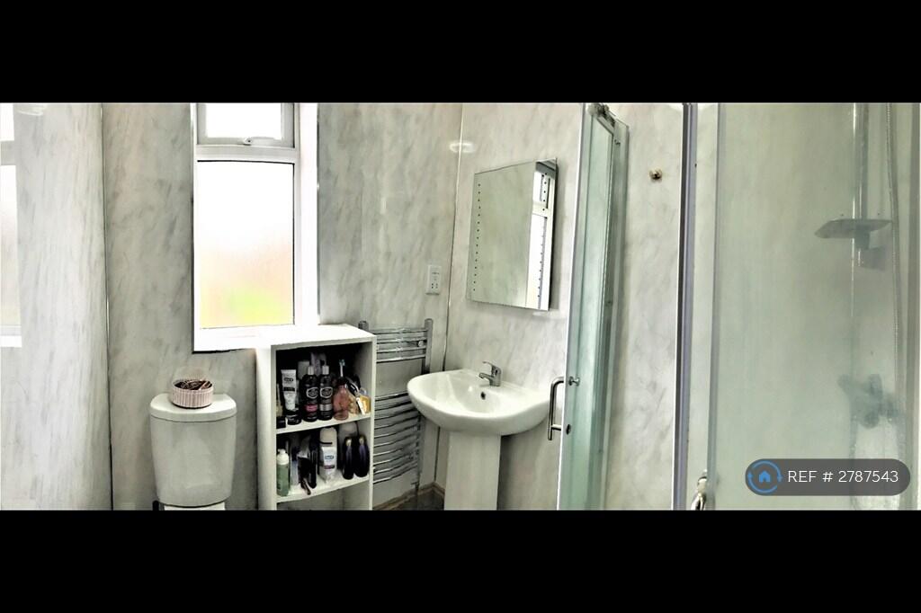 1 bedroom house share for rent