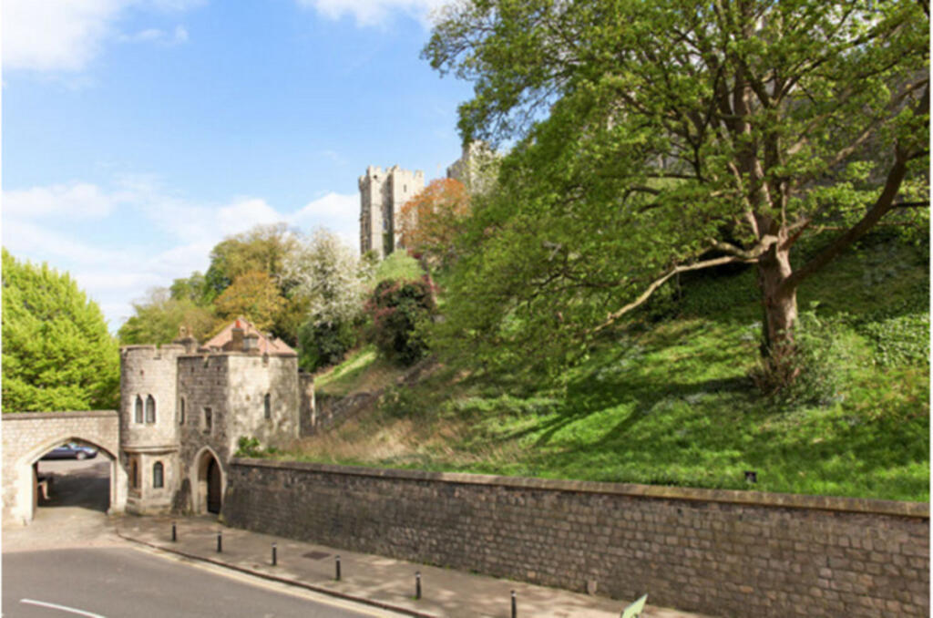 Main image of property: Thames Street, Berkshire, SL4