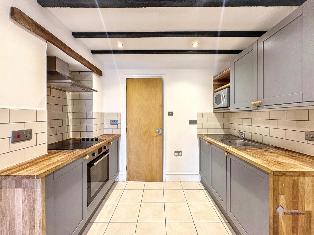 Main image of property: 6a Victoria Road, SO19 9DX