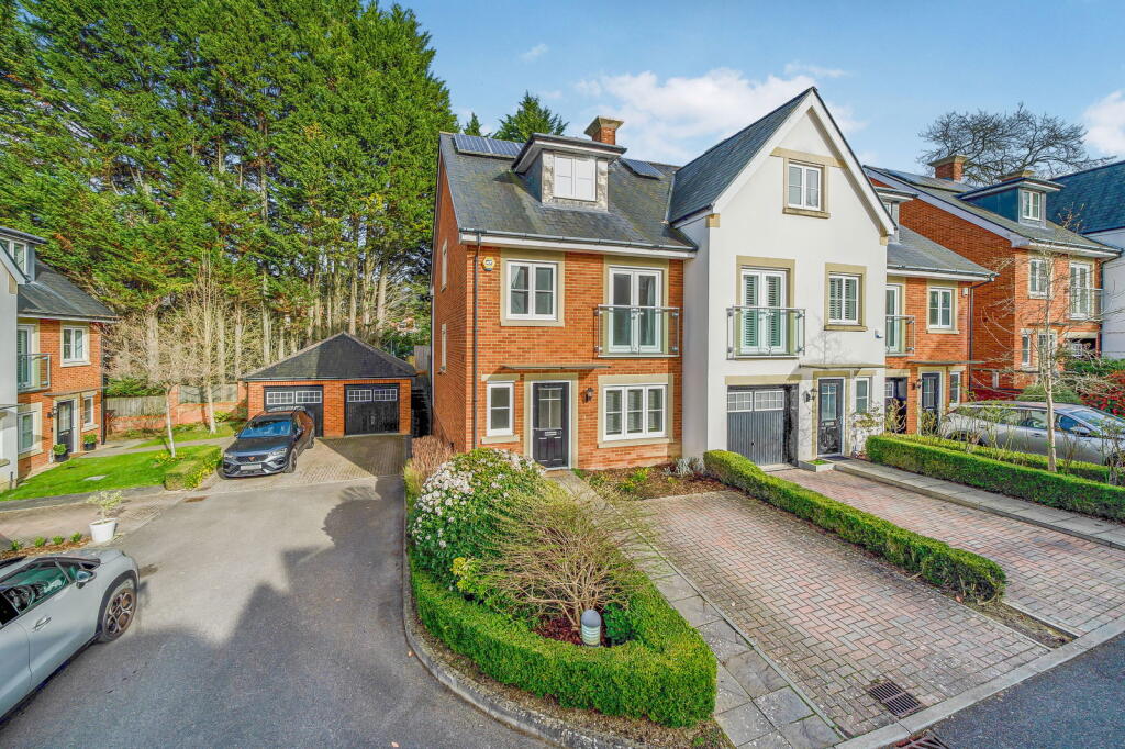 Main image of property: Greyford Close Leatherhead