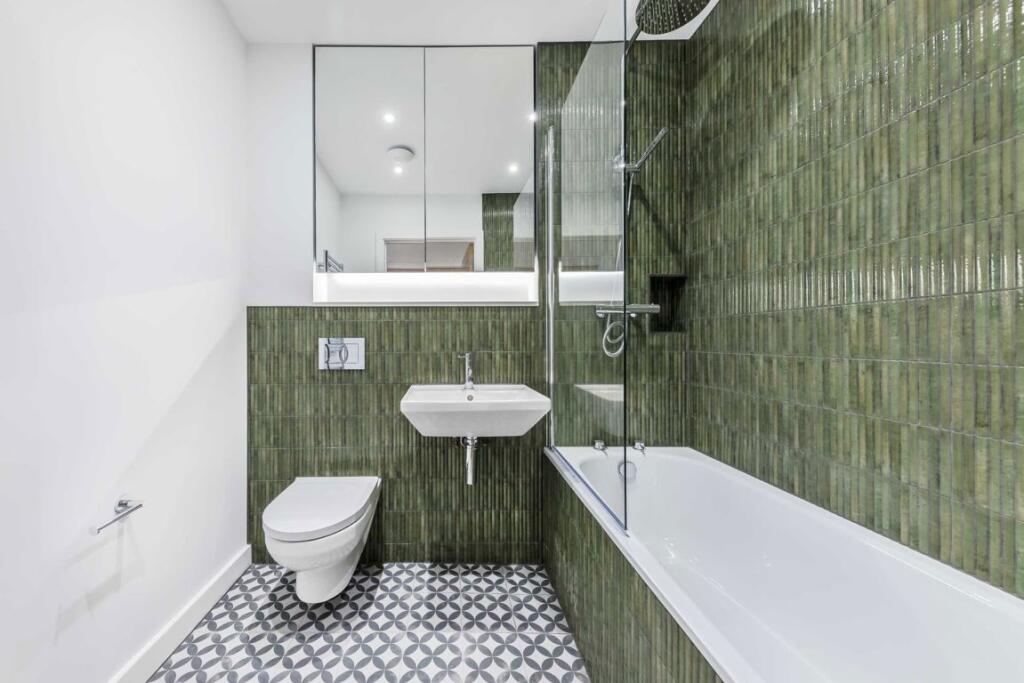 Apartment in London - View 5