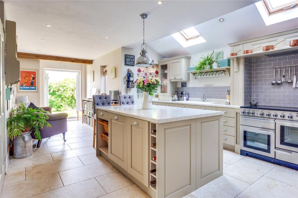 House in Slough - View 3