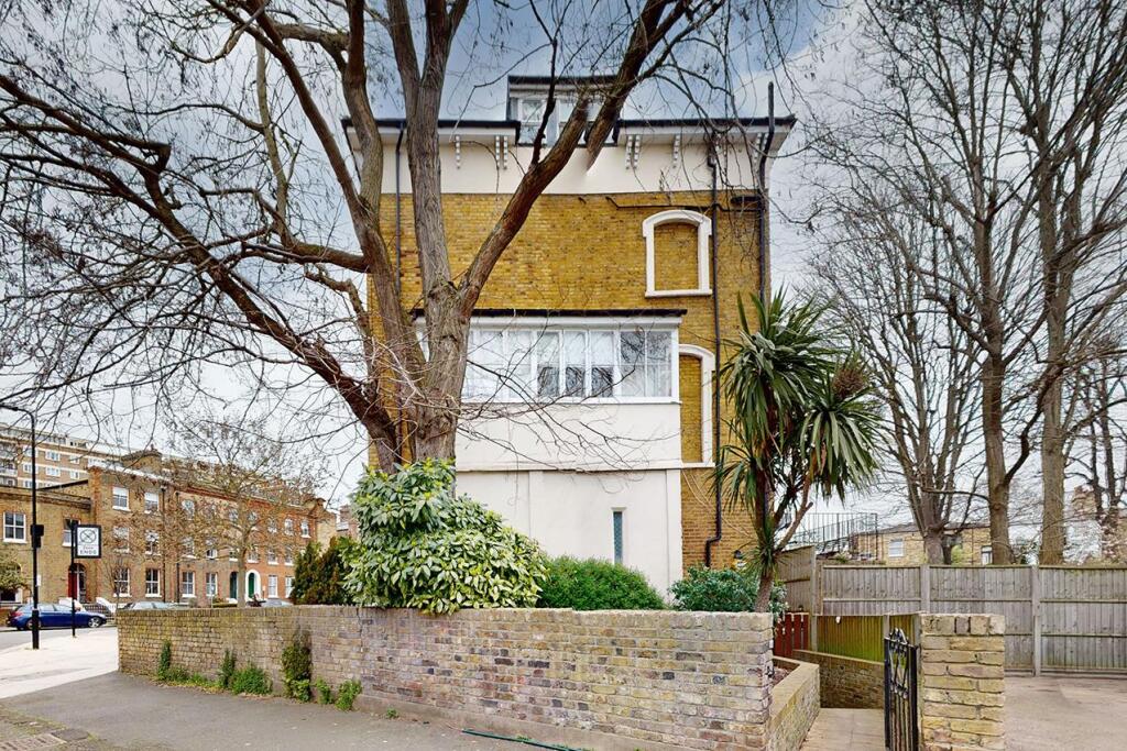 Main image of property: Southgate Road, London