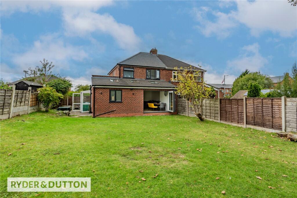 Broomfield Crescent, Middleton, Manchester, M24 photo 2