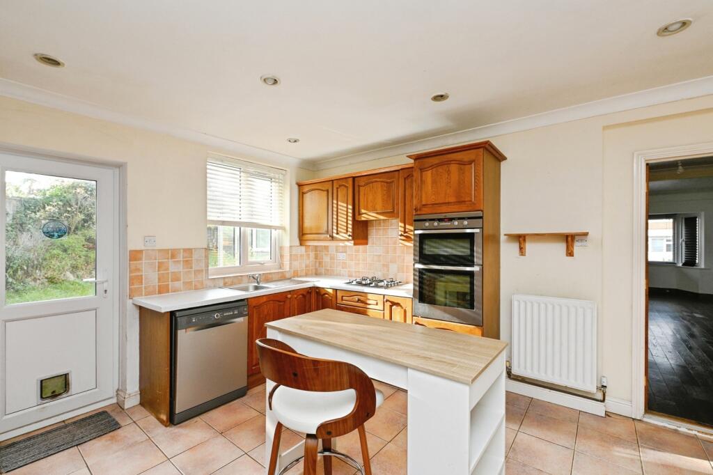 Waveney Close, Hunstanton, Norfolk, PE36 photo 2