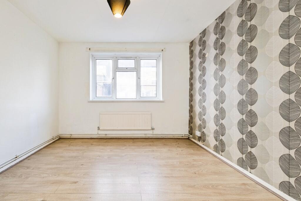Diban Court, Diban Avenue, Hornchurch, RM12 photo 4