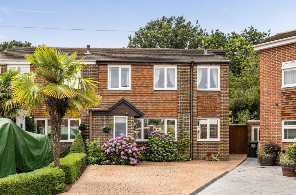 Main image of property: Wallis Close, Wilmington, Dartford, DA2
