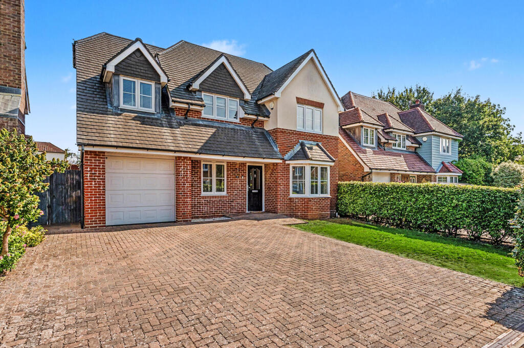 Main image of property: Edenbridge Way, Sarisbury Green, Southampton