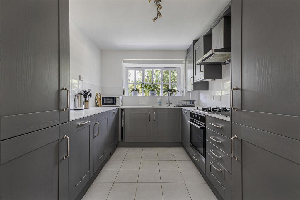 House in Tonbridge - View 3