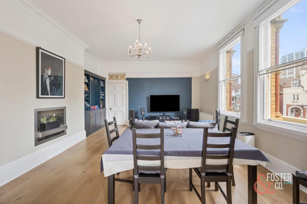 Apartment in Hove, Brunswick - View 3