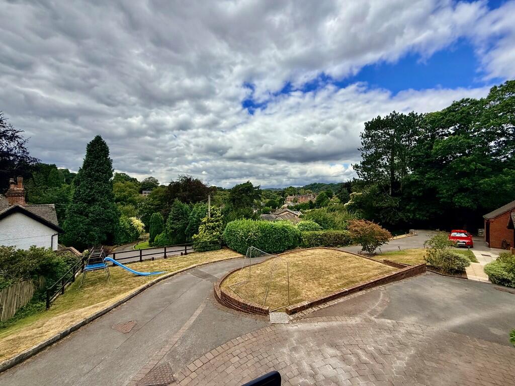 House in Stoke-on-Trent - View 2