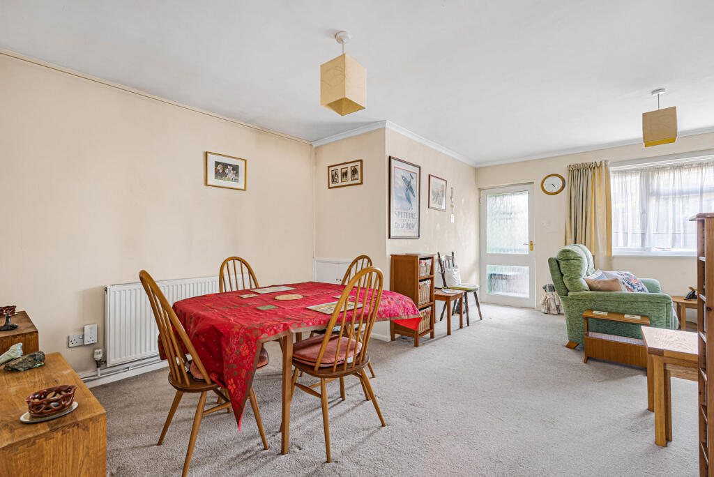 Apartment in East Hampshire, Wooteys, Alton - View 4