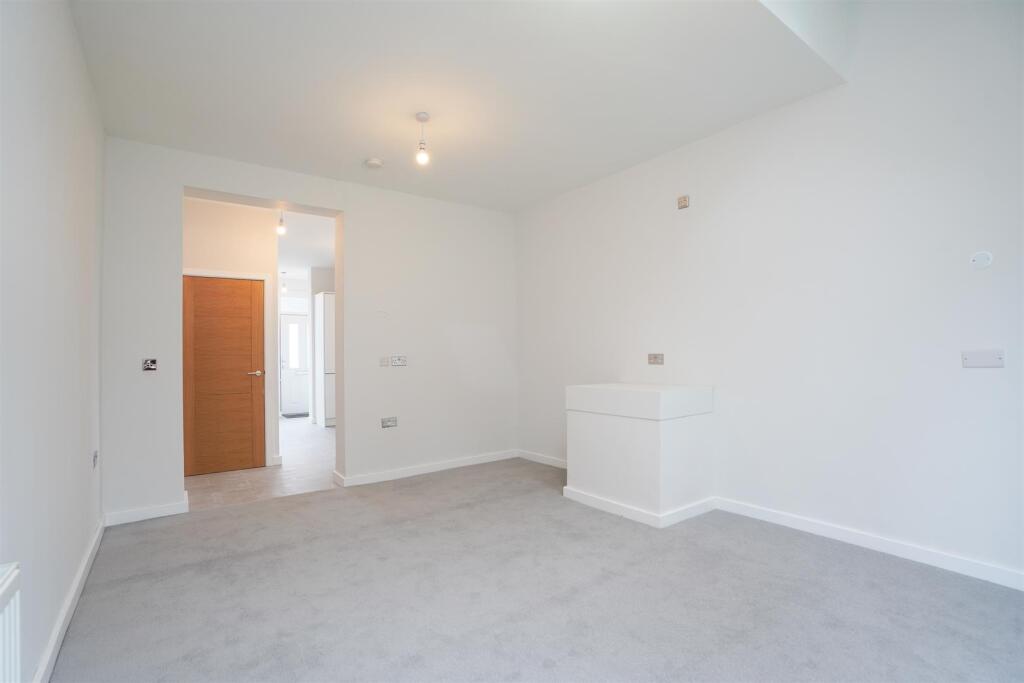 Old Milverton Road, Leamington Spa photo 3
