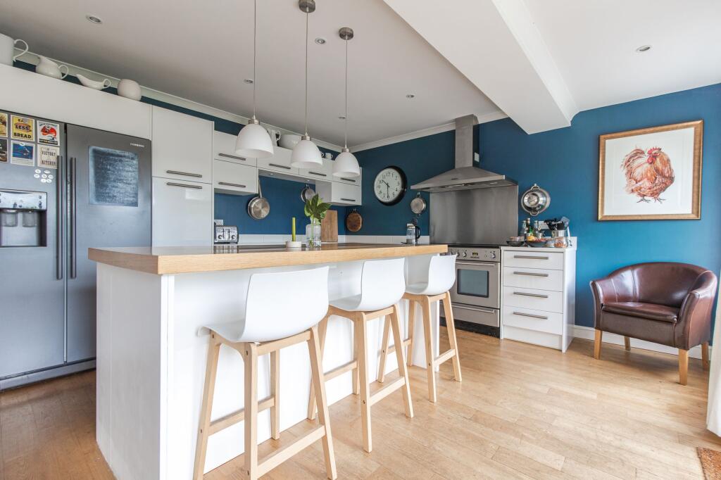 Immaculately Presented Home in Holt photo 4