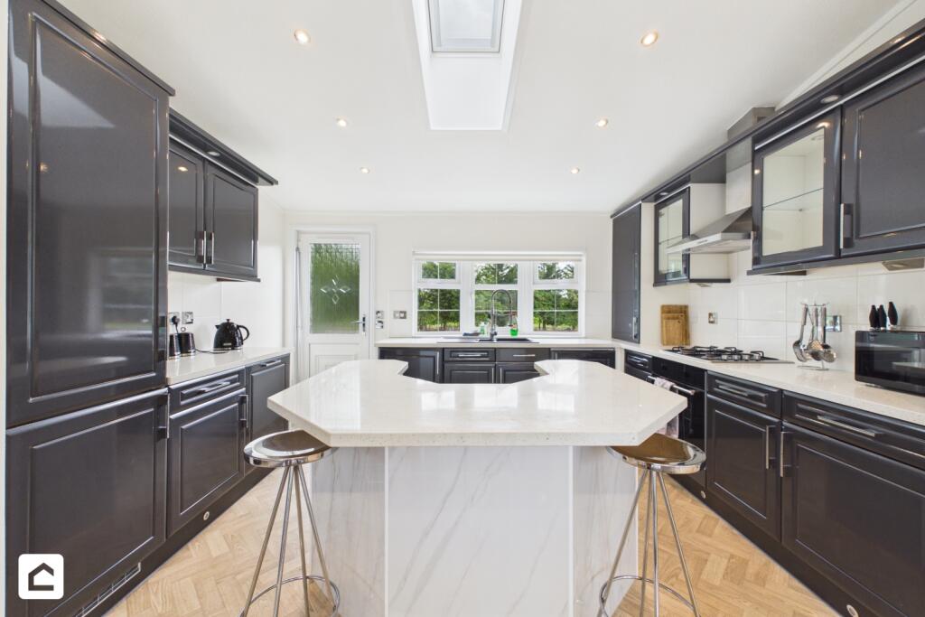 House in Ashford, Biddenden - More