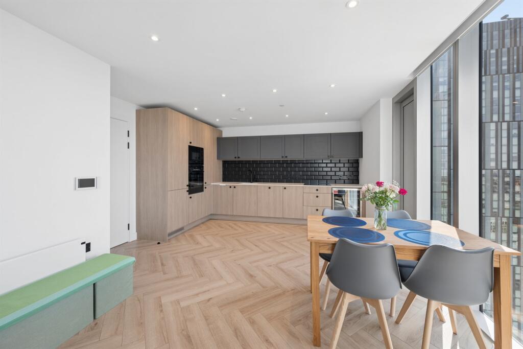 Apartment in Salford, Trinity, Lower Broughton - View 4