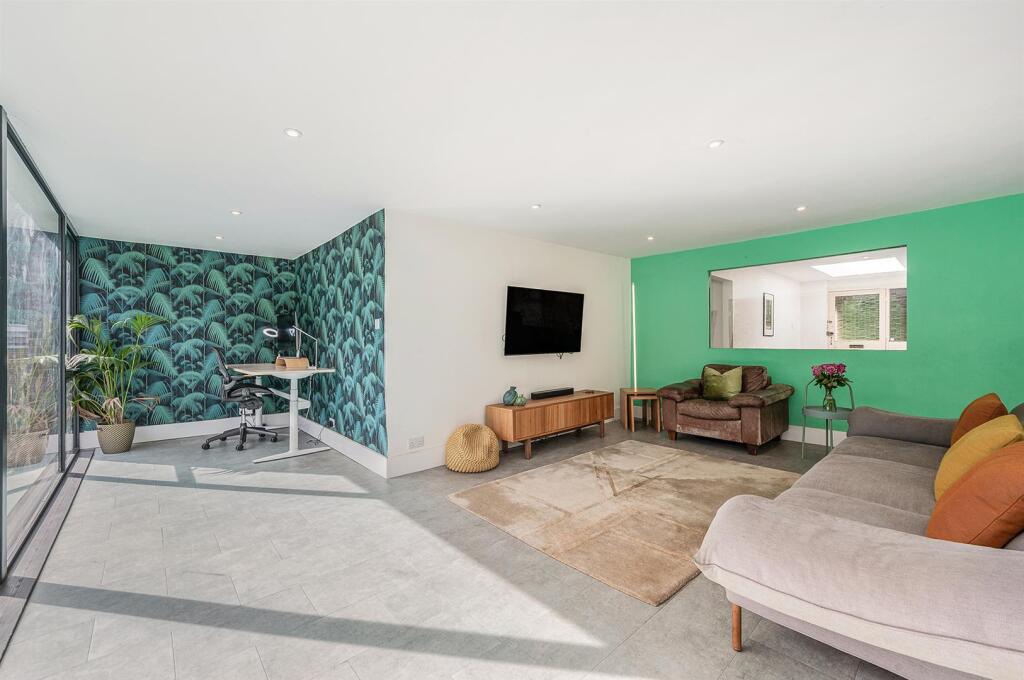 House in Reading - View 3