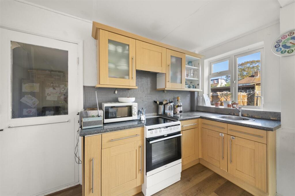 House in Twickenham - View 5