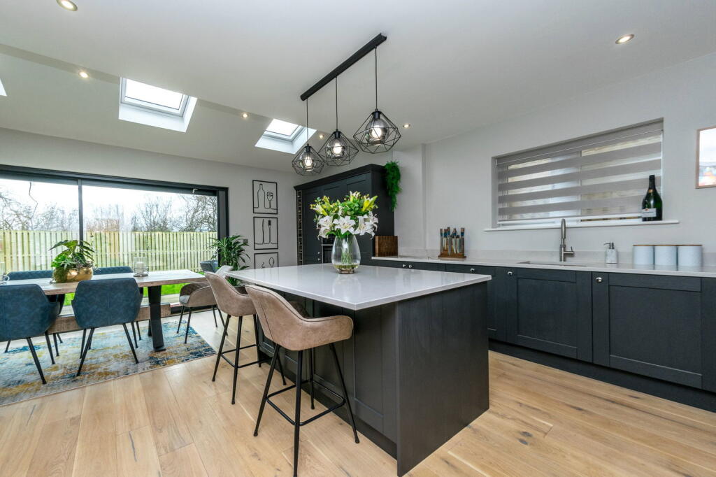 House in Huddersfield, Little Lepton, Kirkburton - View 2