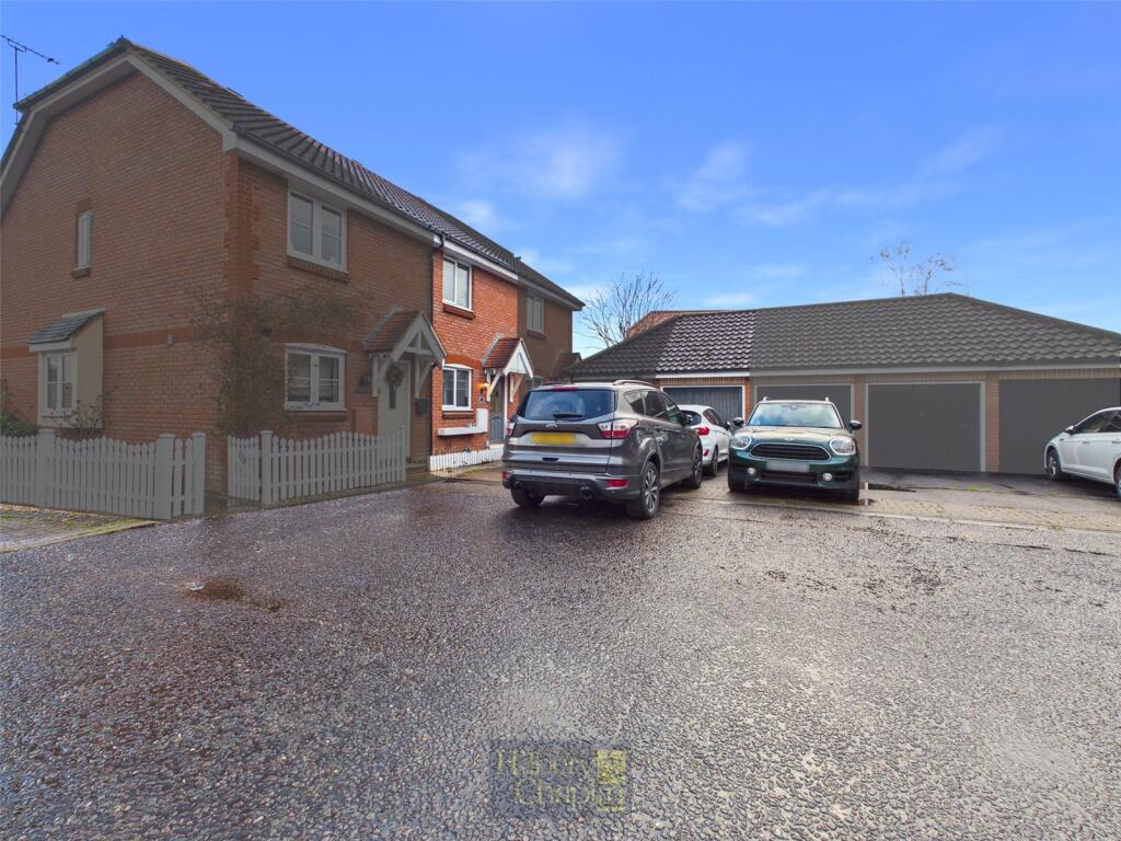 Handleys Chase, Laindon, Basildon, Essex, SS15 photo 2