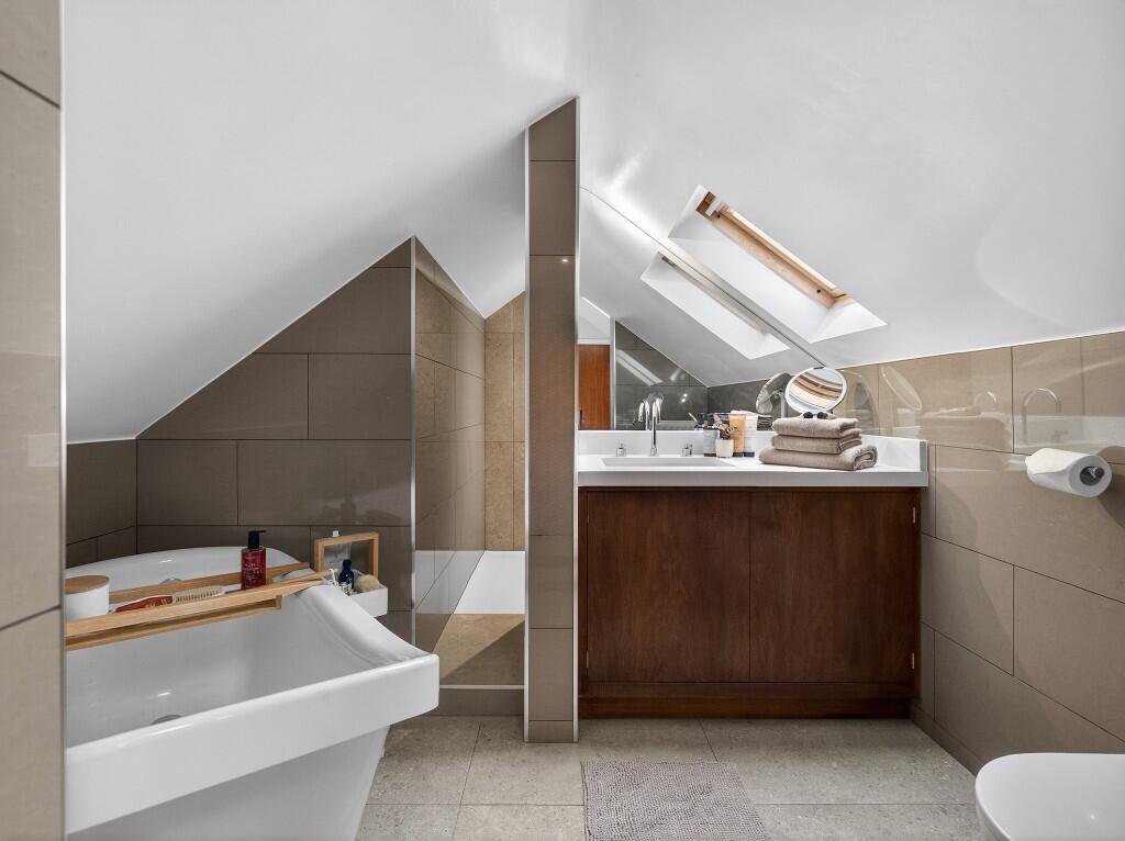 Additional image 33 of Truly distinctive family home, 1 Lamb Lane, Redbourn, AL3