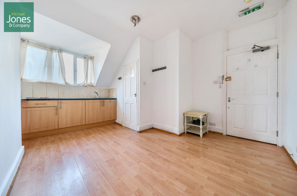 Apartment in Brighton - View 2