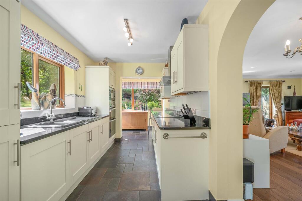 Park Lane, Great Alne, Alcester photo 4