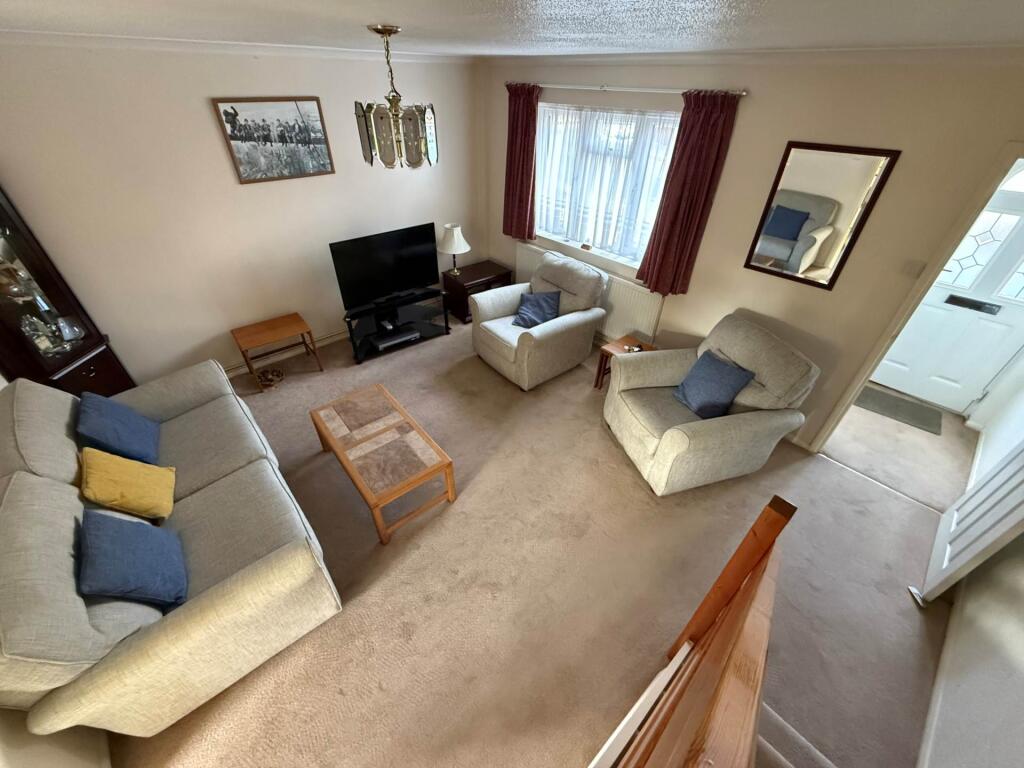 Wroxham Road, London ** VIDEO & 3D FLOORPLAN AVAILABLE ** photo 2