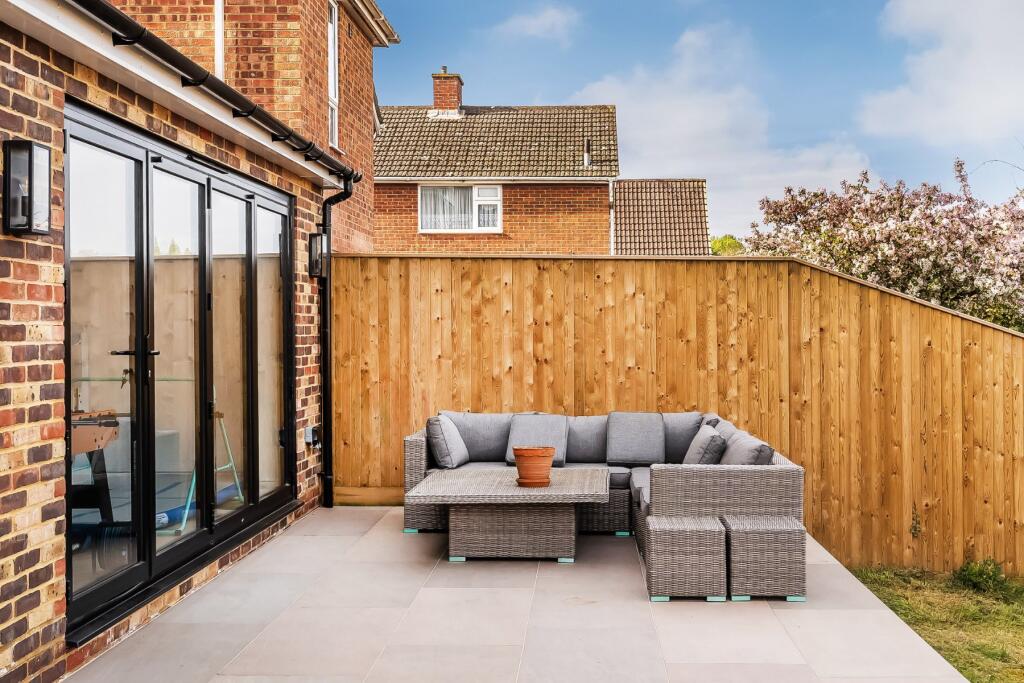 Duncan Drive, Guildford, Surrey, GU1 - View 5