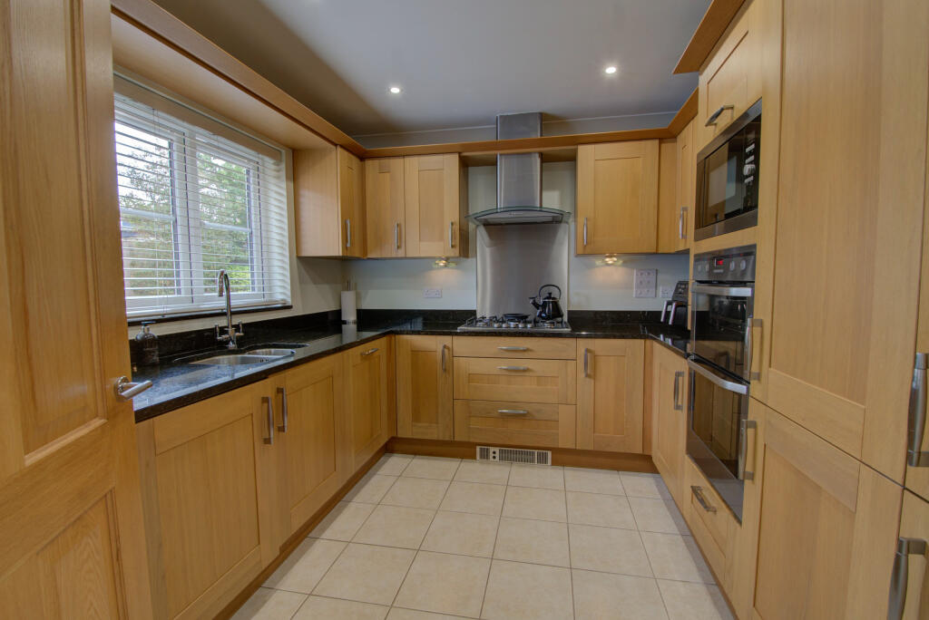 House in Winchester, Colden Common - View 4
