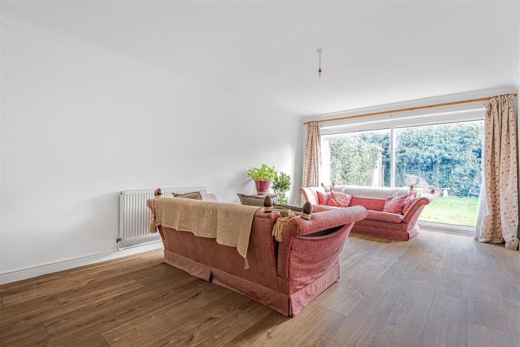 Main image of property: Caldicot Close, Shillingford, Wallingford