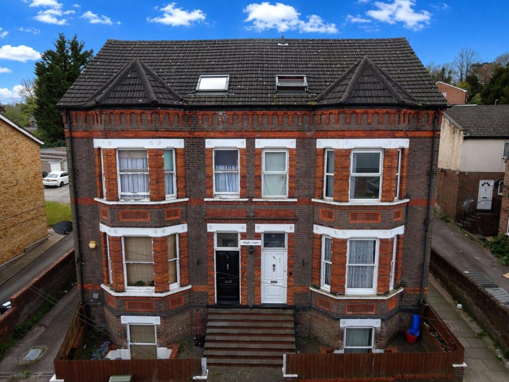 Main image of property: Stockwood Crescent, Luton, Bedfordshire, LU1