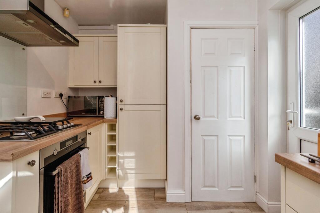House in Sandwell, West Midlands - More