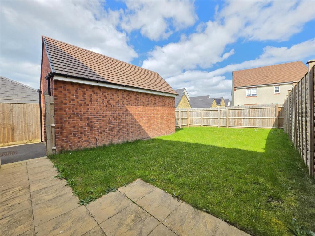 Huntsman Drive, Brockworth, Gloucester photo 4