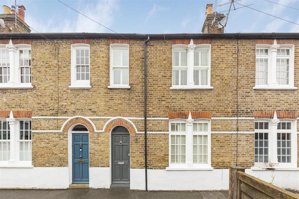 3-bed house on Rock Avenue, East Sheen, SW14, £795,000
