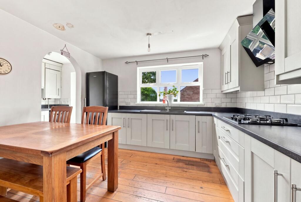 House in Chesterfield, Derbyshire - View 4