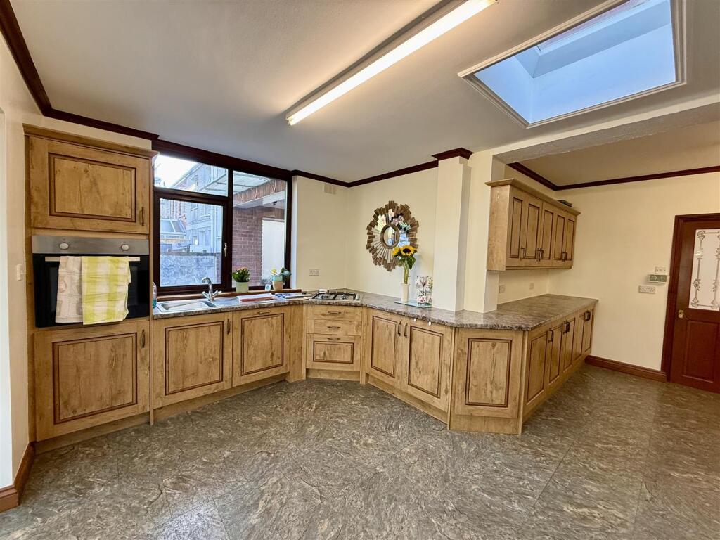 House in Aberdulais, Caewern, Blaenhonddan - View 2