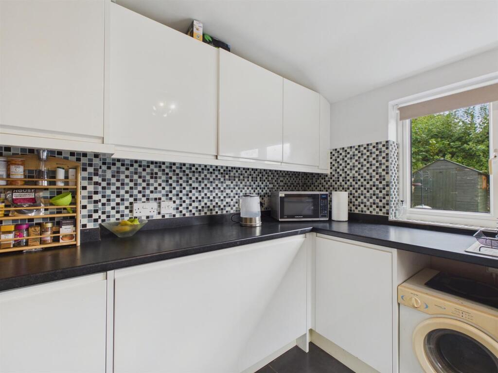 House in Worcester - View 5