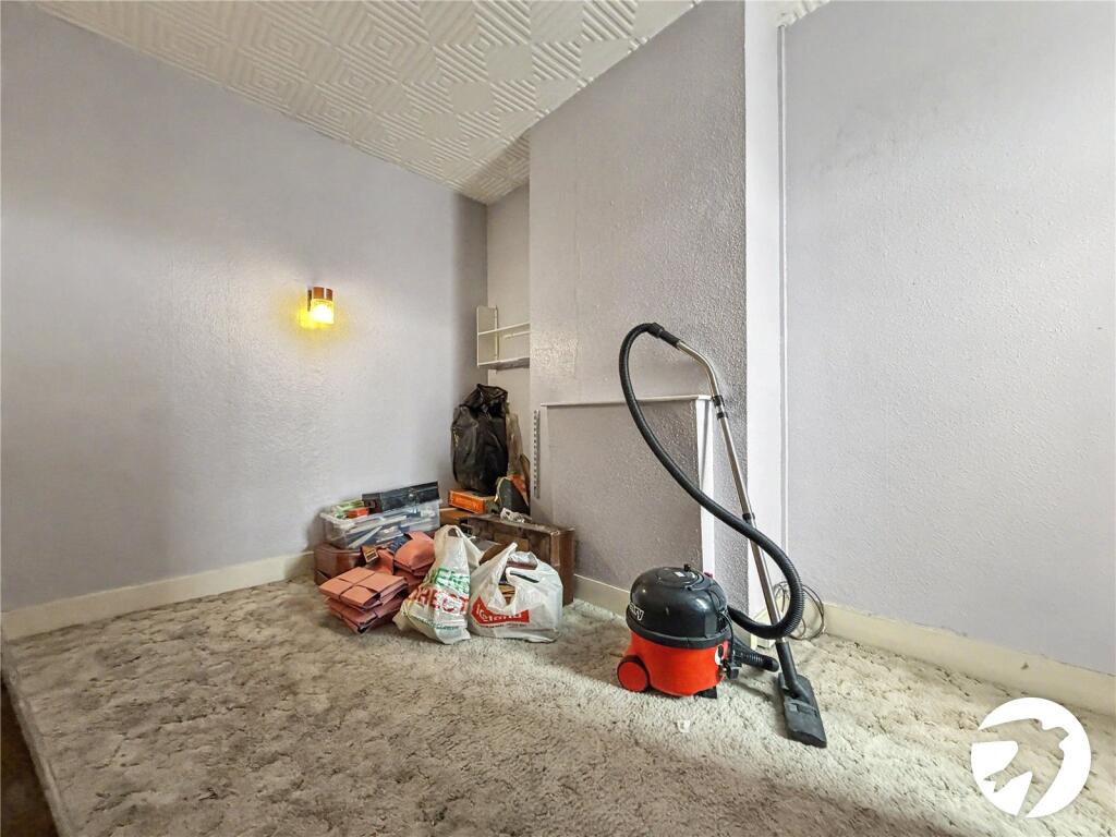 House in Chatham, Medway - More
