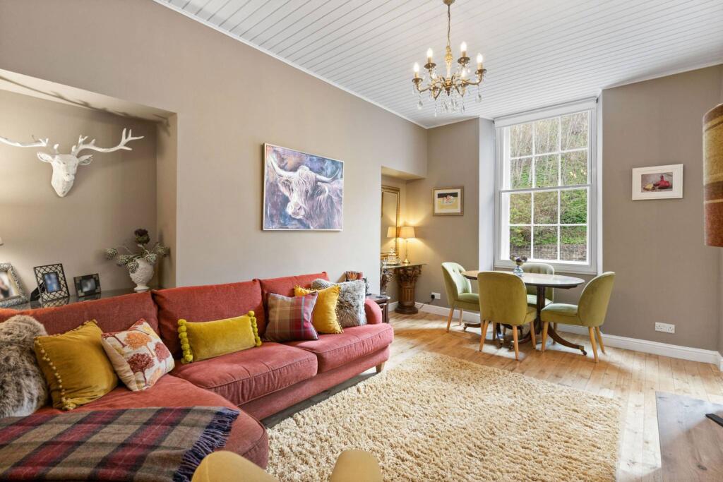 Main image of property: 6/2 King's Stables Road, Old Town, Edinburgh, EH1 2JY