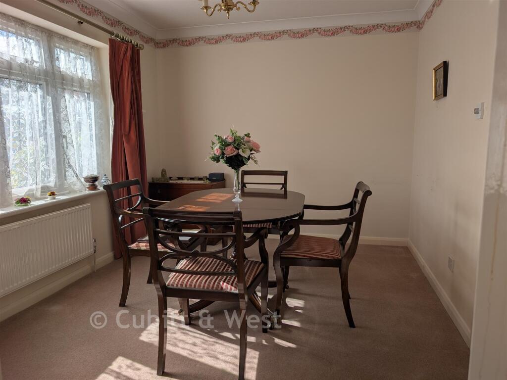 House in Redhill - View 4