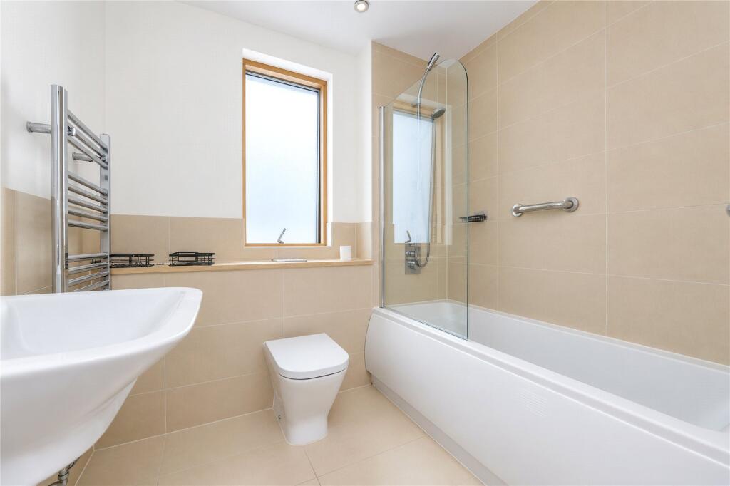 Apartment in Cambridge, Trumpington - More