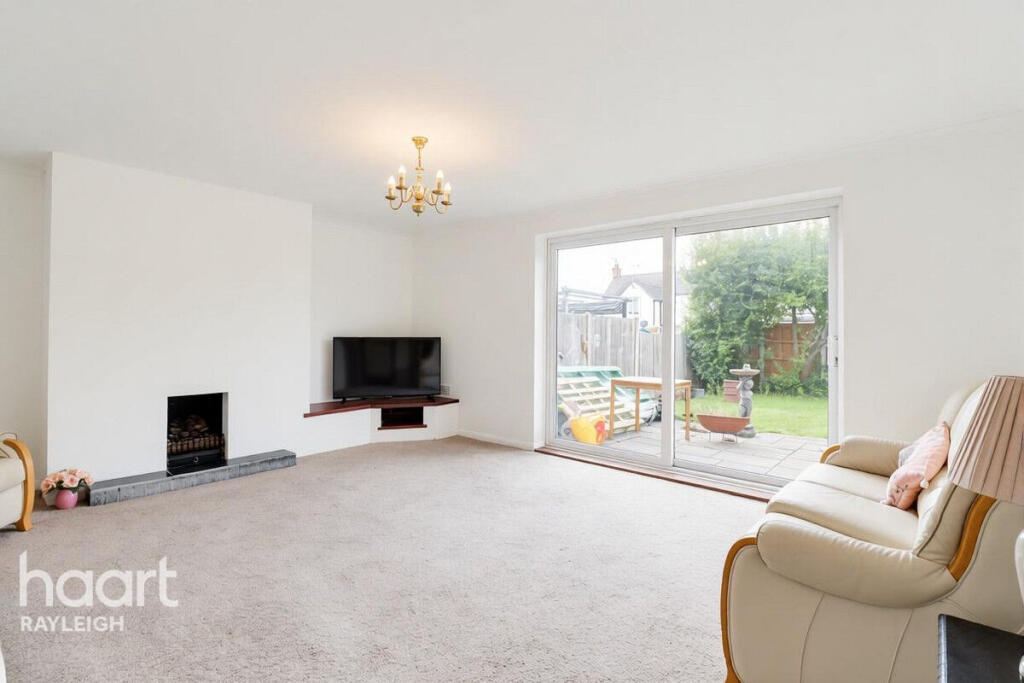 House in Rochford, Rayleigh - View 3